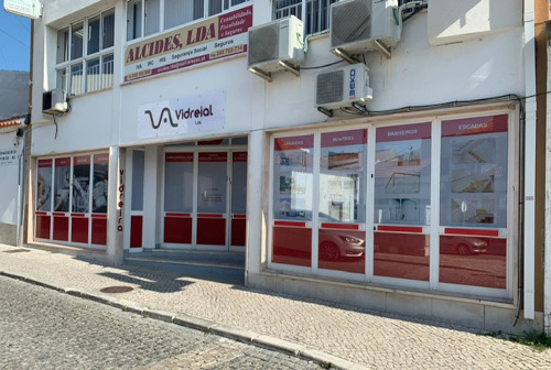 Instalações no Parque Industrial de Almeirim